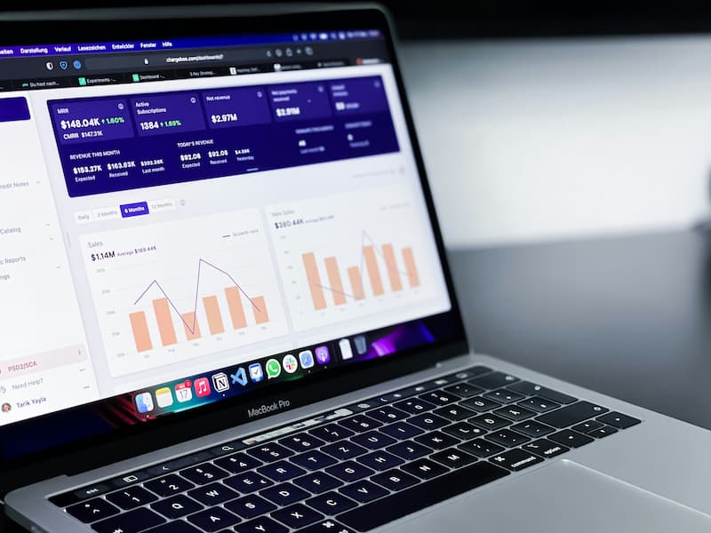 integbizz-seo-analytics-dashboard.webp Professional SEO performance metrics and client growth dashboard on laptop screen